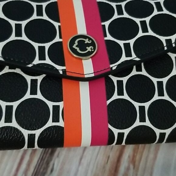C. Wonder Geometric Print Wallet - Picture 3 of 10
